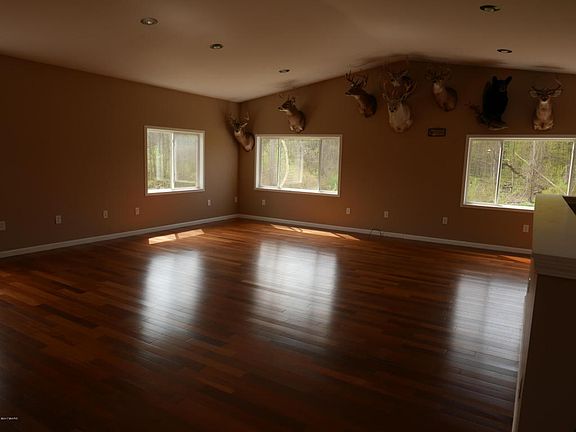 4th image of 6452 E L Ave