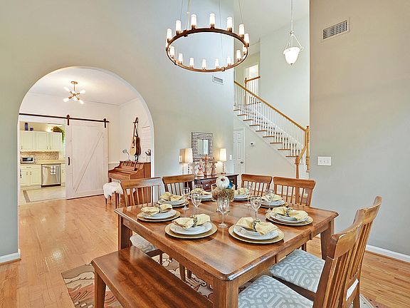 2nd image of 4068 Laurelwood Dr