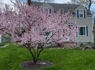 94 Meadow Dr, Rochester, NY 14618