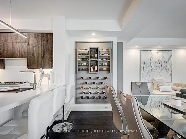 3 Southvale Dr #401 — Photo 16
