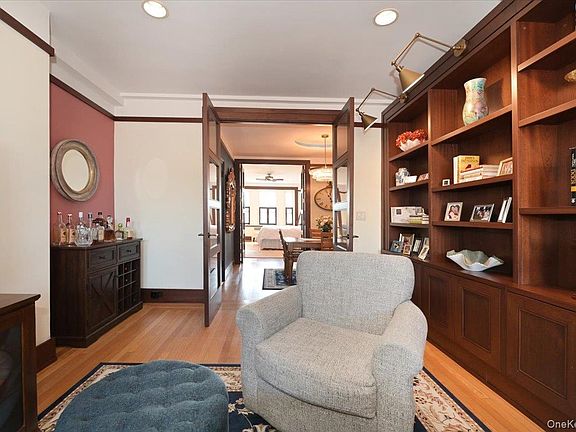 4th image of 8 BARSTOW Road #7-C