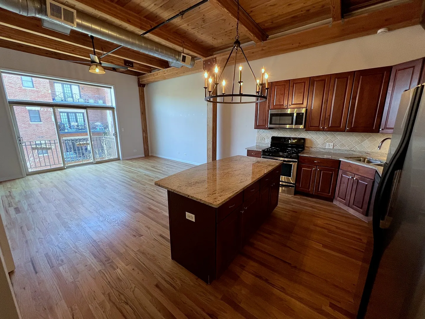 1 bed, 935 sqft, $2,600 — Photo 2