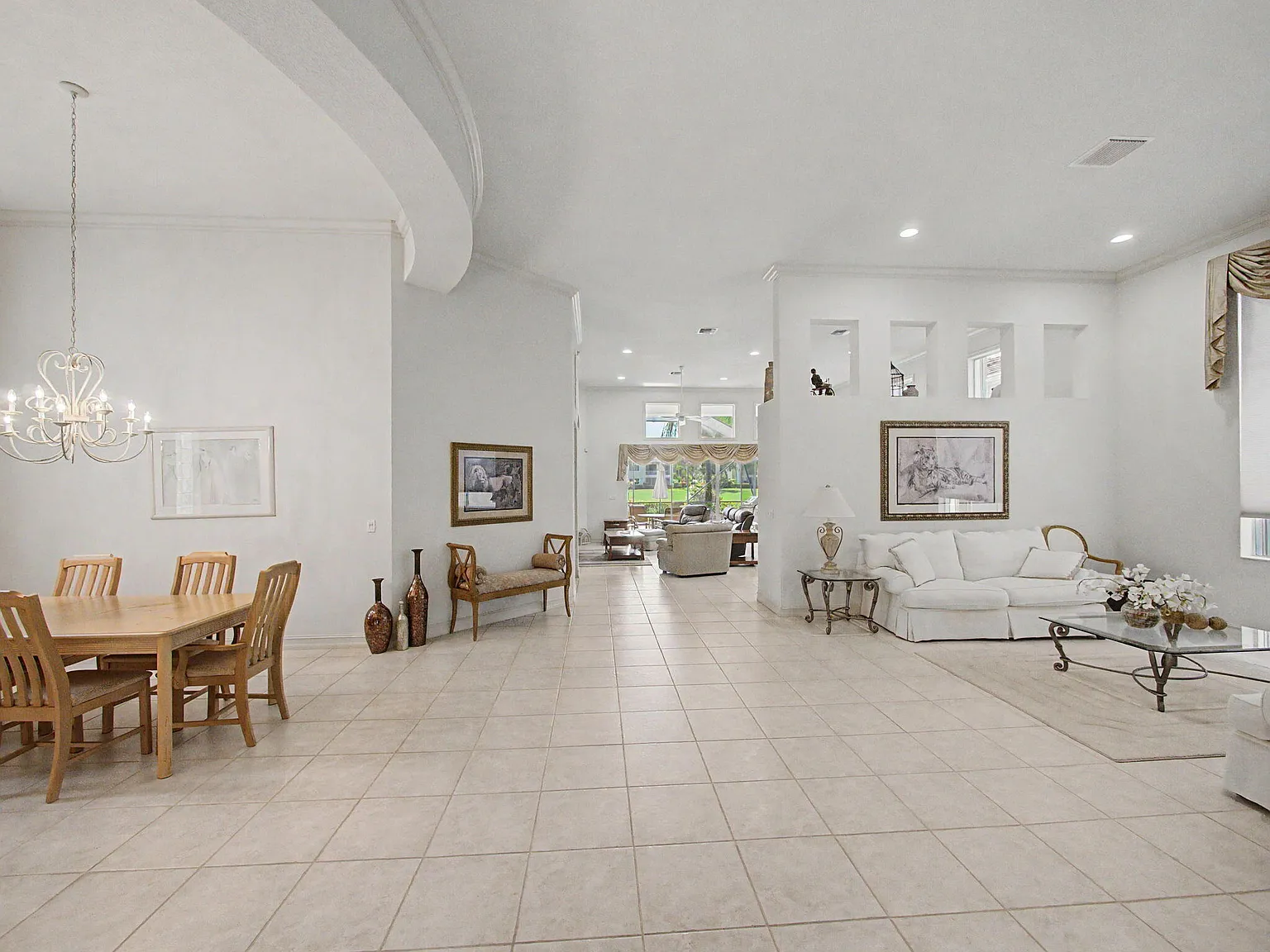 3 bed, 3.0 bath, 2890 sqft, $20,000 — Photo 3