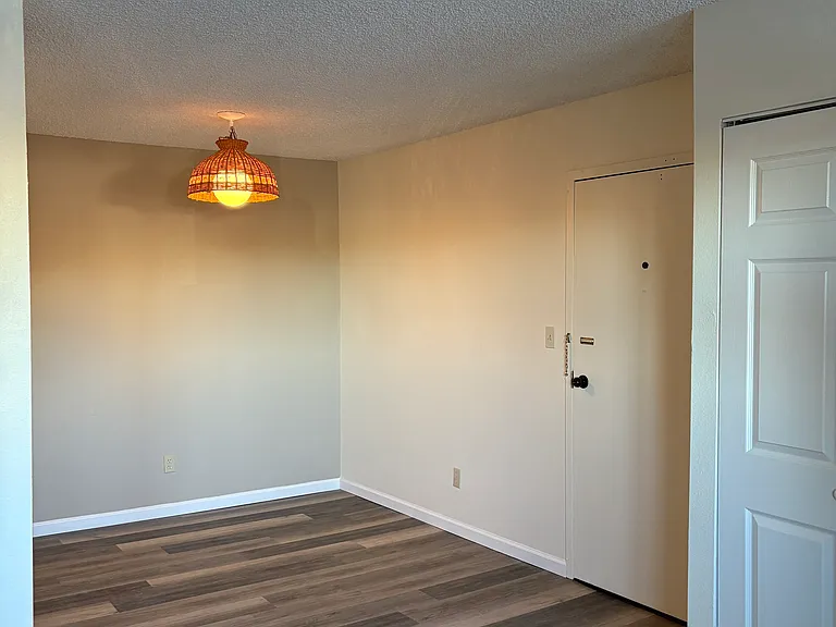 935 Saturn Dr #2 — Photo 4