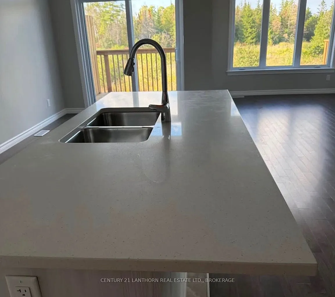 3 bed, $2,900 — Photo 2