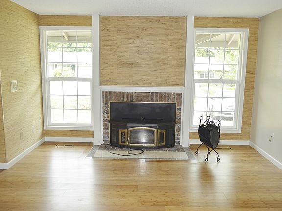 2nd image of 1709 E End St NW