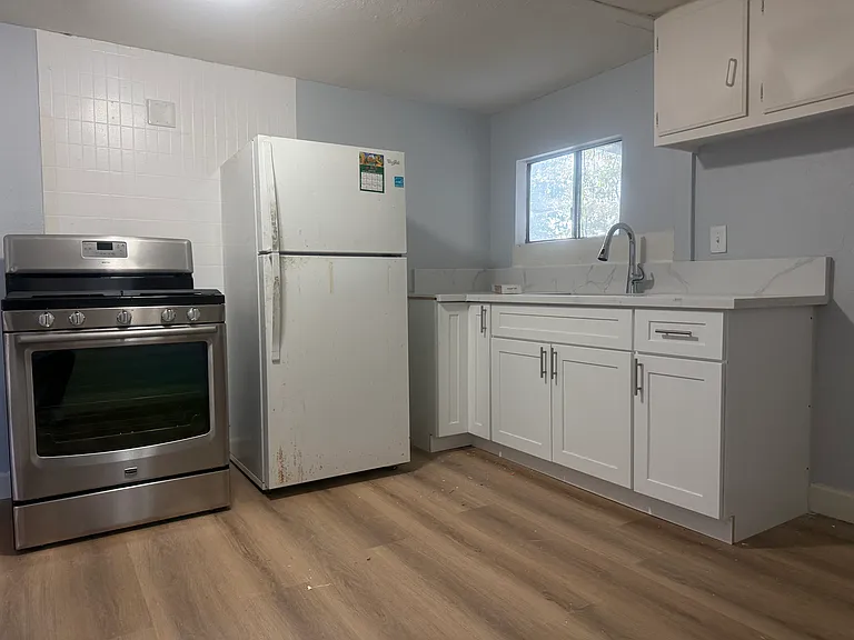 17977 Wellford Dr — Photo 9