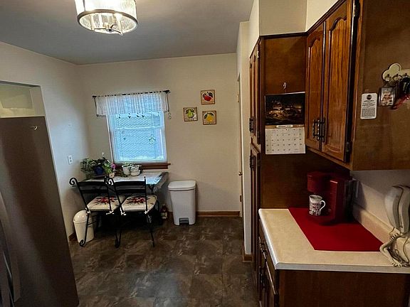 5th image of 5637 Baring Ave