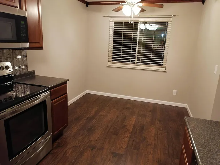 2060 Woodtrail Dr #21 — Photo 5