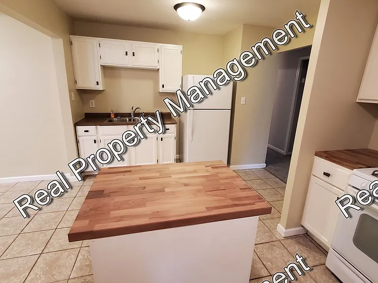 7813 White Oak Ln — Photo 6