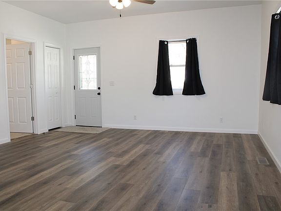 4th image of 313 N Wood St