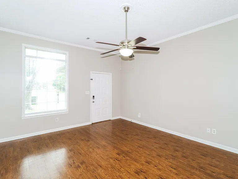 2268 Lake Hill Ct — Photo 4