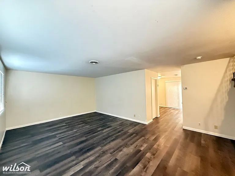 1525 Browne Ave — Photo 2