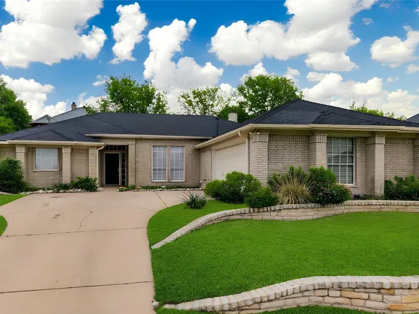 8512 McCormick Ct, Fort Worth, TX 76179