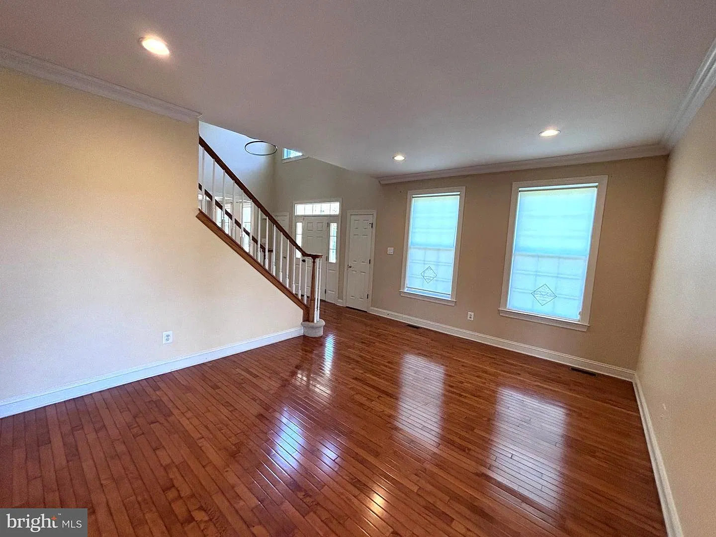 5 bed, 4.5 bath, 4033 sqft, $7,000 — Photo 3