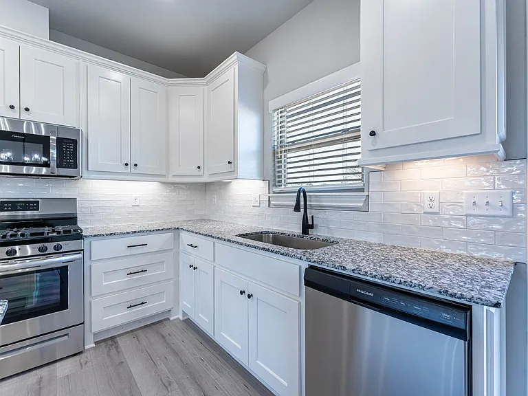 2312 John Montgomery Cir — Photo 16