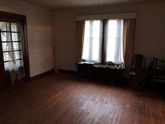 5th image of 417 Lincoln Ave