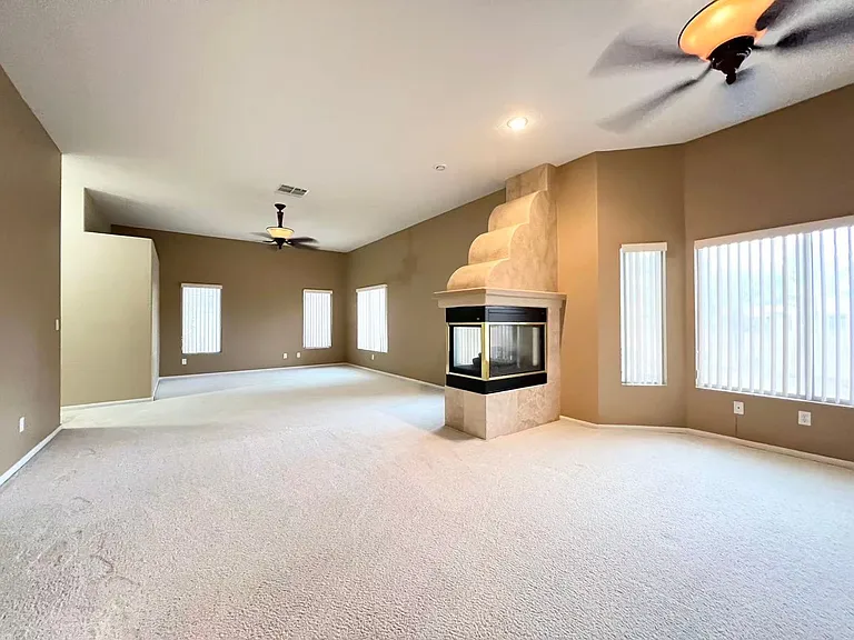 2105 Eaglepath Cir — Photo 17