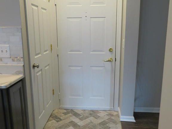 2nd image of 2931 Deer Hollow Way Unit 402
