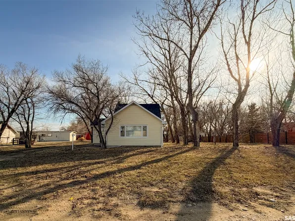 508 4th Street N, Val Marie, SK S0N 2T0