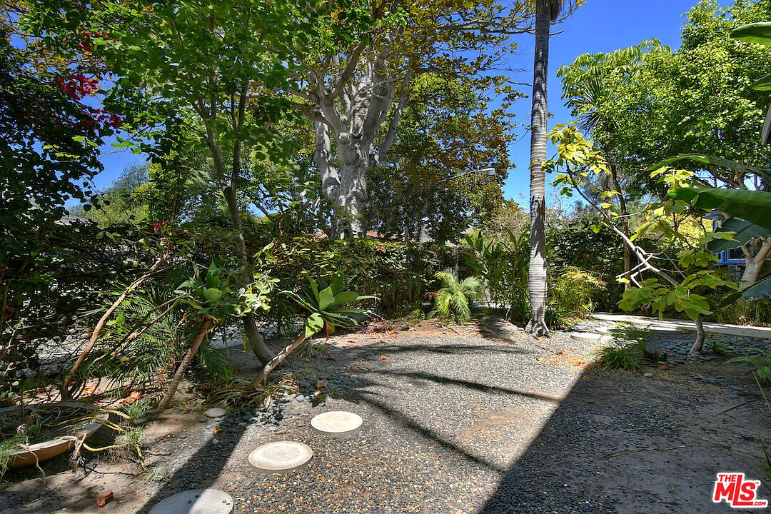 2 bed, 2.0 bath, 1372 sqft, $15,000 — Photo 2