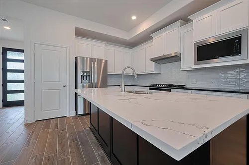 4206 Colony Ln Photo 1