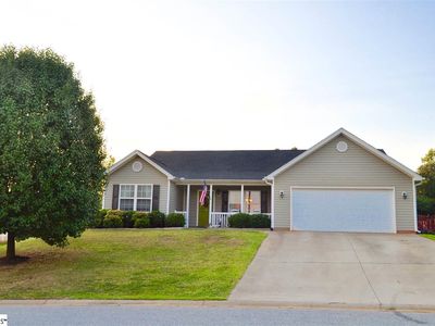 22 Care Ln, Greer, SC, 29651
