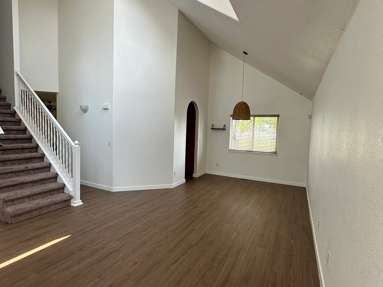 5 bed, 3.5 bath, 2614 sqft, $3,000 — Photo 3