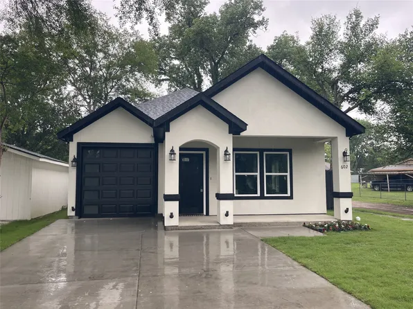 602 W Newton St, Terrell, TX 75160