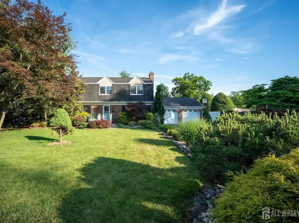 207 Grant Ave, Middlesex, NJ 08846