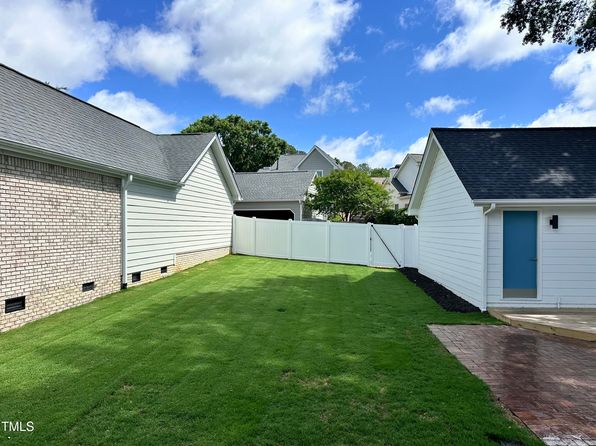 110 Ethans Glen Ct, Cary, NC 27513