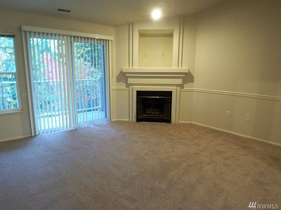 2nd image of 25235 SE Klahanie Blvd APT M301
