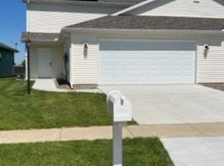 3306 Boulder Ridge Dr, Champaign, IL 61822