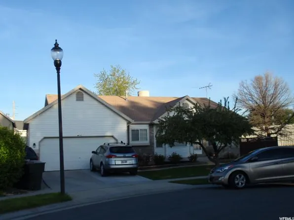 8393 S Dunlop Ct, West Jordan, UT 84088