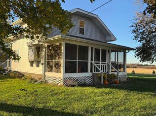 16379 N Sand Rd, Fulton, IL 61252