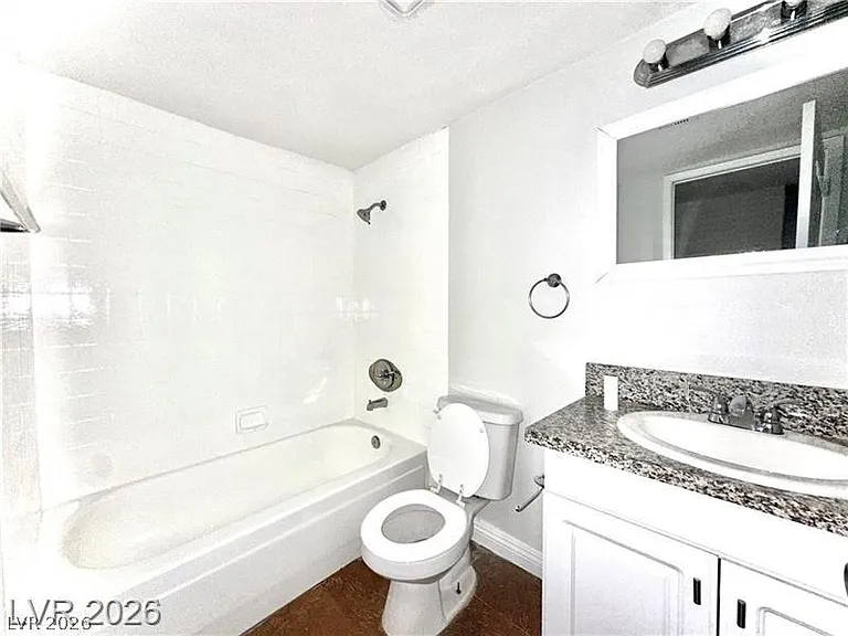 2112 Venusvenue #A — Photo 8