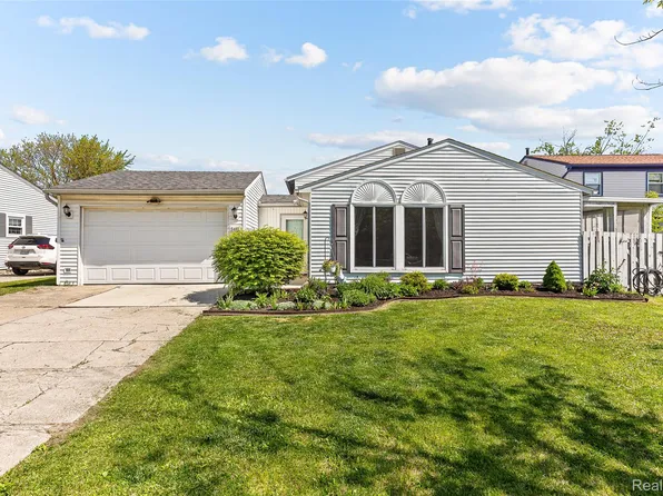 5465 New Meadow Dr, Ypsilanti, MI 48197