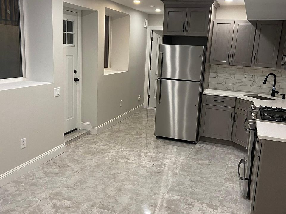 1st image of 227 Edgegrove Ave #1