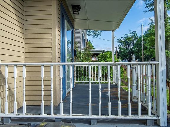 4th image of 519 Winsor St