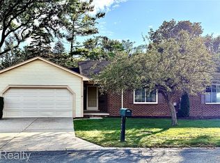 22626 Shoreview Ct, Saint Clair Shores, MI 48082