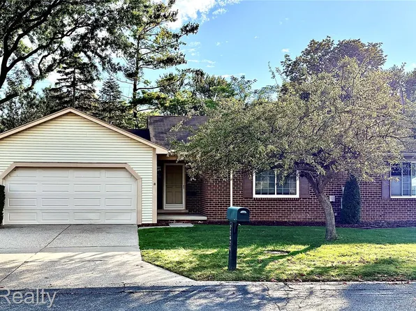 22626 Shoreview Ct, Saint Clair Shores, MI 48082