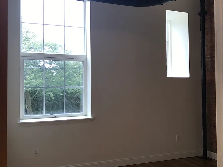 27 Western Avenue — Photo 17