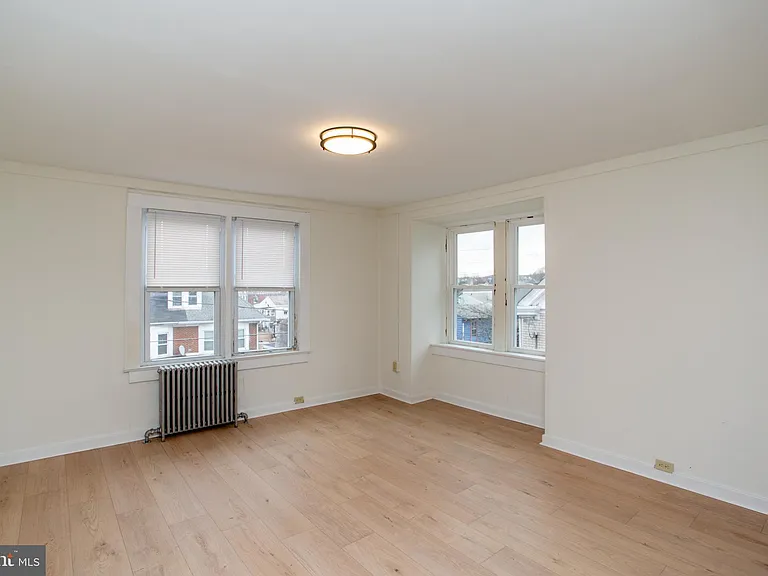 37 S 13th St #3 — Photo 4
