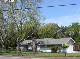 208 Castle Glen Rd, Walnut Creek, CA 94595