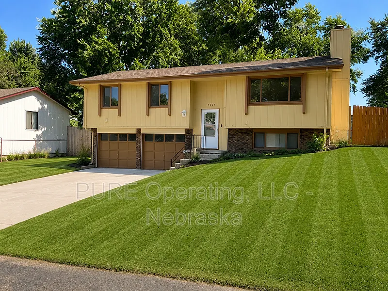 3 bed, 3.0 bath, 1432 sqft, $2,185 — Photo 3