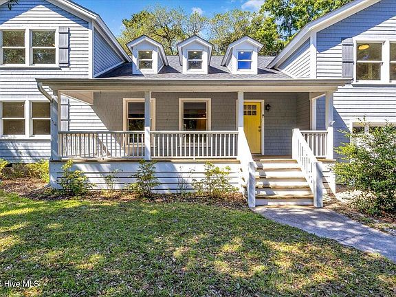 3rd image of 1111 Newton Drive SE