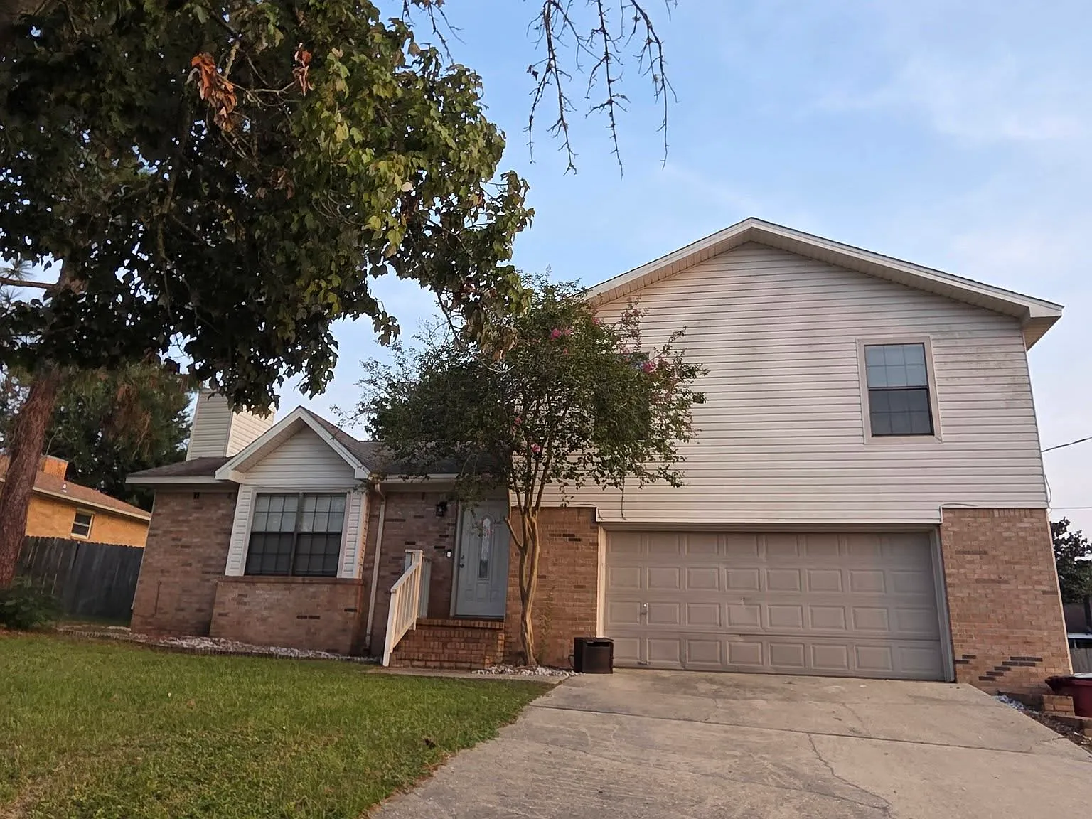 4 bed, 1850 sqft, $2,200 — Photo 2