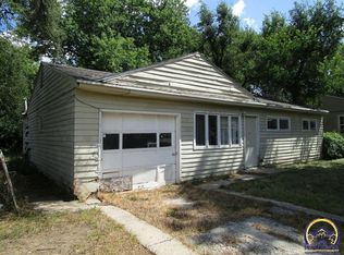 1712 SE Lott St, Topeka, KS 66605