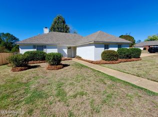 329 Hawthorne Dr, Madison, MS 39110
