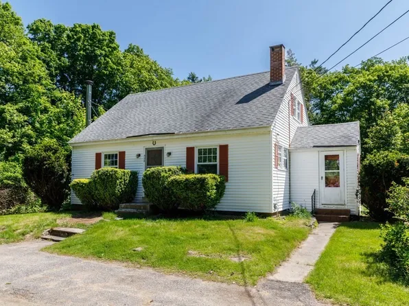 326 Lake Rd, Ashburnham, MA 01430